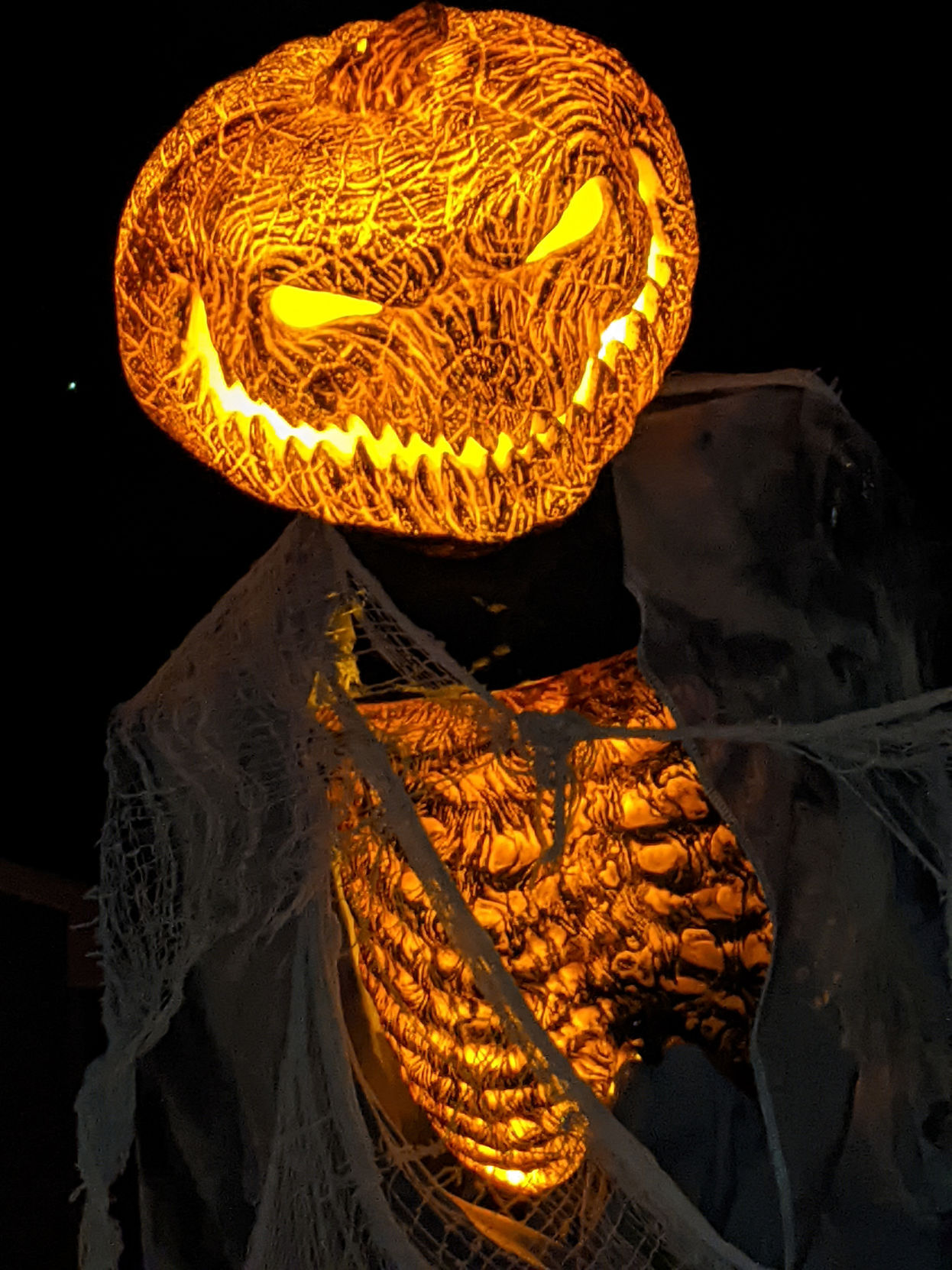 Halloween house pumpkin ghoul 7019 61st avenue.jpg